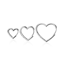 Carregar imagem no visualizador da galeria, Brincos Argola Coração - Prata 925