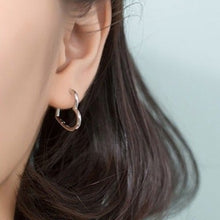Carregar imagem no visualizador da galeria, Brincos Argola Coração - Prata 925
