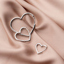 Carregar imagem no visualizador da galeria, Brincos Argola Coração - Prata 925
